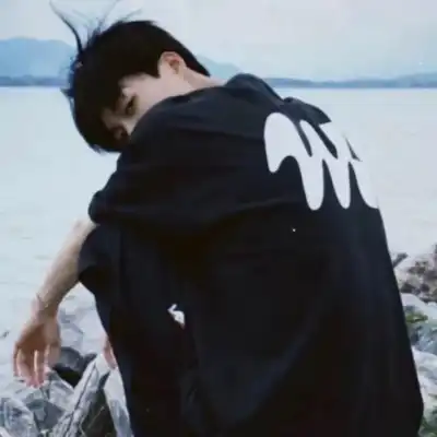 仰映容